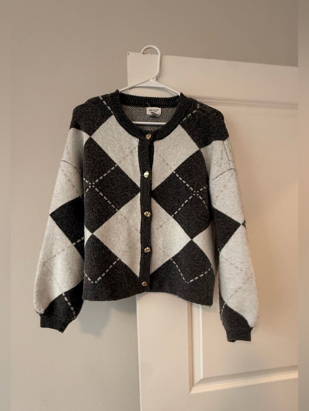Song of Style Black & White Argyle Cropped Button Cardigan - Picture 3 of 7
